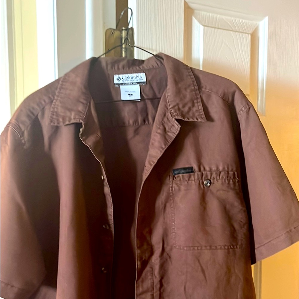 Columbia Men's Brown Shirt